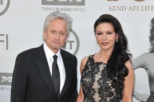 Michael Douglas: Romantischer Kuss mit Ehefrau Catherine Zeta-Jones