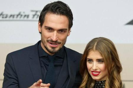 Mats und Cathy Hummels sind seit 2015 verheiratet Mats und Cathy Hummels sind seit 2015 verheiratet