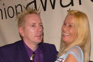 Punk-Legende Johnny Rotten pflegt seine Frau rund um die Uhr