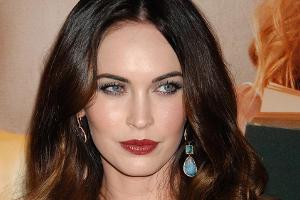 Megan Fox räumt mit Verlobungsgerüchten auf