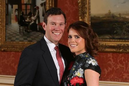 Das offizielle Verlobungsporträt von Prinzessin Eugenie und Jack Brooksbank - nun teilte sie einen privaten Schnappschuss di... Das offizielle Verlobungsporträt von Prinzessin Eugenie und Jack Brooksbank - nun teilte sie einen privaten Schnappschuss di...