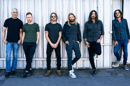 Dave Grohl (zweiter von rechts) hat für seine Tochter einen Song geschrieben Dave Grohl (zweiter von rechts) hat für seine Tochter einen Song geschrieben