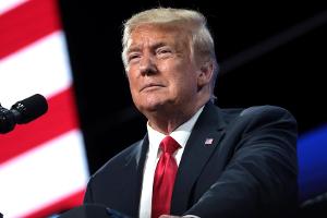 Nach Ausschreitungen: Twitter und Facebook sperren Trumps Accounts