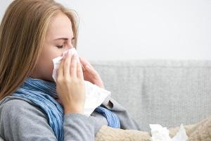 Verstopfte Nase? Vier Tipps bei Schnupfen im Winter