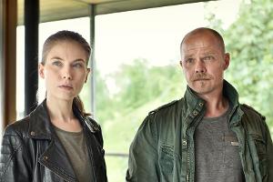 "Die Toten vom Bodensee - Der Wegspuk": Die Kommissare Micha Oberländer (Matthias Koeberlin) und Hannah Zeiler (Nora Waldstä...