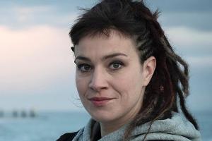 "Tatort: Tödliche Flut": Wer ist die Frau, die alle verrückt macht?