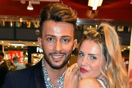 Ein Bild aus glücklichen Tagen: Domenico De Cicco mit seiner Freundin Julia bei einem Event 2019. Ein Bild aus glücklichen Tagen: Domenico De Cicco mit seiner Freundin Julia bei einem Event 2019.
