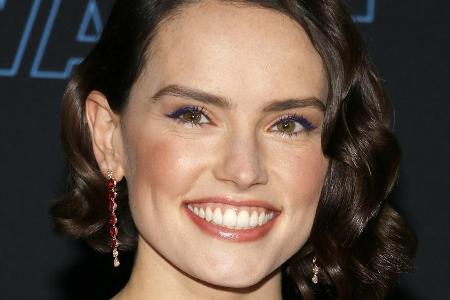 Welche Köstlichkeiten Daisy Ridley wohl backen wird? Welche Köstlichkeiten Daisy Ridley wohl backen wird?