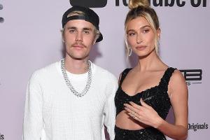 Justin Bieber turtelt mit Ehefrau Hailey in neuem Musikvideo