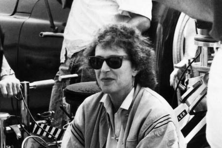 Joan Micklin Silver bei den Dreharbeiten zu ihrem Film Joan Micklin Silver bei den Dreharbeiten zu ihrem Film