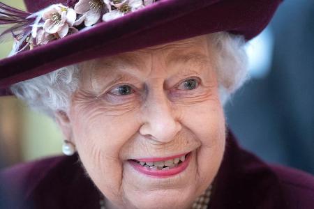 Queen Elizabeth II. hat eine Stelle im Palast frei.