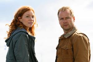 "Nord bei Nordwest - Im Namen des Vaters": Jule (Marleen Lohse) und Hauke (Hinnerk Schönemann) auf der "Princess of Schwanitz"
