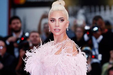 Lady Gaga soll vor Freude geweint haben. Lady Gaga soll vor Freude geweint haben.
