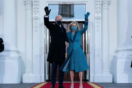 Joe Biden und seine Ehefrau Jill bei seiner Amtseinführung als US-Präsident Joe Biden und seine Ehefrau Jill bei seiner Amtseinführung als US-Präsident
