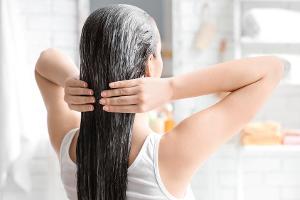 Schnell fettendes Haar? Das hilft wirklich