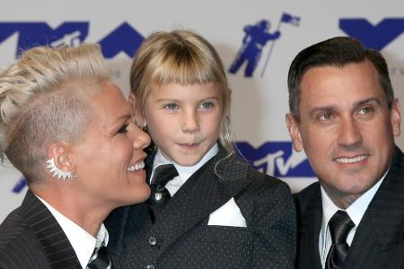 Pink hat mit ihrer neunjährigen Tochter einen Song aufgenommen. Pink hat mit ihrer neunjährigen Tochter einen Song aufgenommen.