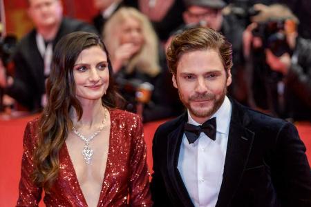 Daniel Brühl mit Ehefrau Felicitas Rombold bei der Berlinale 2020. Daniel Brühl mit Ehefrau Felicitas Rombold bei der Berlinale 2020.