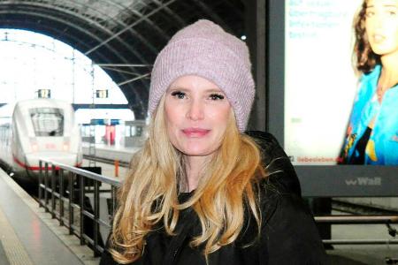 Mirja du Mont bei der Ankunft am Leipziger Hauptbahnhof anlässlich der TV-Aufzeichnung der Talkshow Mirja du Mont bei der Ankunft am Leipziger Hauptbahnhof anlässlich der TV-Aufzeichnung der Talkshow