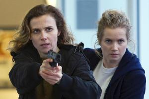 Karin Gorniak (Karin Hanczewski, li.) und Leo Winkler (Cornelia Gröschel) ermitteln in Dresden.
