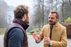 "Sturm der Liebe": Florian (l.) stellt Erik aufgebracht zur Rede.