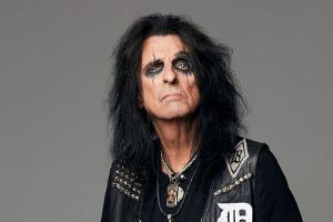 Alice Cooper hat sich "noch nie so oft die Hände gewaschen"