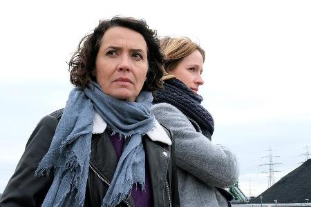 Die Ludwigshafener Kommissarinnen Lena Odenthal (Ulrike Folkerts, l.) und Johanna Stern (Lisa Bitter) ermitteln im 
