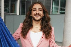 Riccardo Simonetti wird LGBTI-Sonderbotschafter für das EU-Parlament