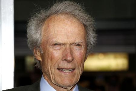 Auch mit nun 90 Jahren eine eindrucksvolle Gestalt: Clint Eastwood. Auch mit nun 90 Jahren eine eindrucksvolle Gestalt: Clint Eastwood.