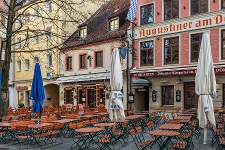Bald wieder geöffnet, aber mit Einschränkungen: Biergärten und Restaurants wie das Augustiner am Dom in München. Bald wieder geöffnet, aber mit Einschränkungen: Biergärten und Restaurants wie das Augustiner am Dom in München.