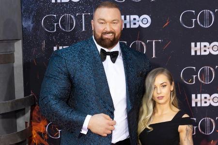 Hafthor Björnsson und seine Frau Kelsey Henson Hafthor Björnsson und seine Frau Kelsey Henson