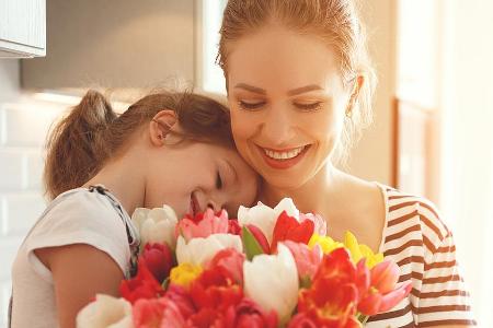 Am 10. Mai 2020 gibt es in Deutschland für die Mütter wieder Geschenke Am 10. Mai 2020 gibt es in Deutschland für die Mütter wieder Geschenke