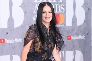 Sind Lily Allen und David Harbour verlobt?