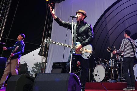 Die Beatsteaks rund um Frontmann Arnim Teutoburg-Weiß während einem ihrer vielen Auftritte. Die Beatsteaks rund um Frontmann Arnim Teutoburg-Weiß während einem ihrer vielen Auftritte.