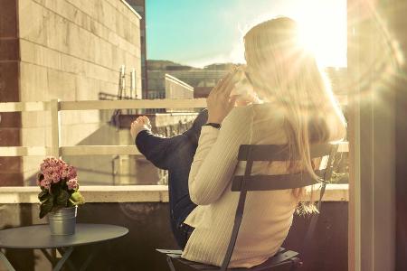 Der Kaffee lässt sich auch hervorragend auf dem Balkon genießen. Der Kaffee lässt sich auch hervorragend auf dem Balkon genießen.