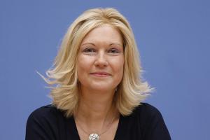 SPD-Politikerin Manuela Schwesig besiegt den Brustkrebs