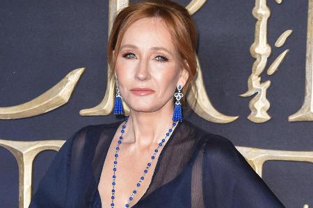 J.K. Rowling verteidigt ihre in der Kritik stehenden Tweets. J.K. Rowling verteidigt ihre in der Kritik stehenden Tweets.