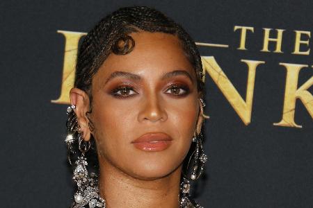 Sängerin Beyoncé bei einem Auftritt in Los Angeles. Sängerin Beyoncé bei einem Auftritt in Los Angeles.