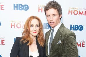 Kontroverse Tweets: Eddie Redmayne stellt sich gegen J.K. Rowling