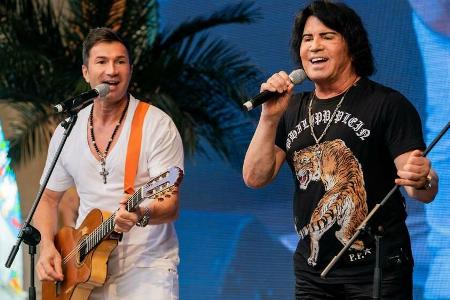 Lucas Cordalis (li.) und Vater Costa im Mai 2018 auf der Bühne