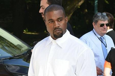 Stets modebewusst und meist mit ernster Miene unterwegs: Kanye West Stets modebewusst und meist mit ernster Miene unterwegs: Kanye West