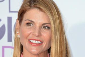 Lori Loughlin hat ihre Haftstrafe angetreten