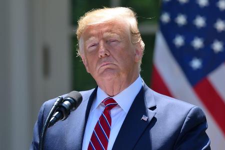 Donald Trump muss im Wahlkampf einen Rückschlag einstecken. Donald Trump muss im Wahlkampf einen Rückschlag einstecken.