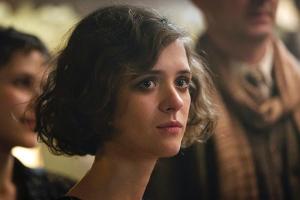 Liv Lisa Fries als Charlotte in Staffel drei von "Babylon Berlin".