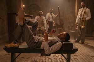 "Ma Rainey's Black Bottom": Chadwick Boseman (vorne) als Levee, Glynn Turman (v.l.n.r.) als Toldeo, Michael Potts als Slow D...