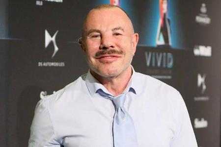 Thierry Mugler (Foto) ist von Kim Kardashians Körperform begeistert Thierry Mugler (Foto) ist von Kim Kardashians Körperform begeistert