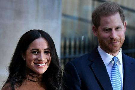 Erste offizielles Porträt von Herzogin Meghan und Prinz Harry seit ihrem Rücktritt als Senior Royals veröffentlicht Erste offizielles Porträt von Herzogin Meghan und Prinz Harry seit ihrem Rücktritt als Senior Royals veröffentlicht