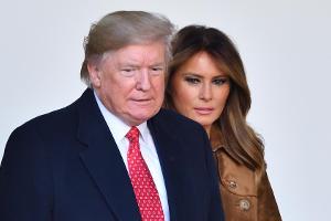 Donald und Melania Trump haben beide "leichte Symptome"