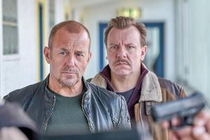 "Die Spur der Mörder": Kommissar Ingo Thiel (Heino Ferch, l.) und sein Ermittlungspartner Winfried "Winni" Karls (Ronald Kuk...