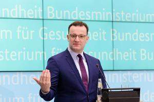 Jens Spahn: "Bisher nur Erkältungssymptome entwickelt"