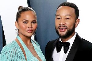 Chrissy Teigen meldet sich erstmals nach der Fehlgeburt